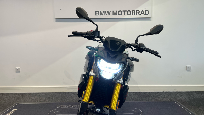 BMW G310 R ABS